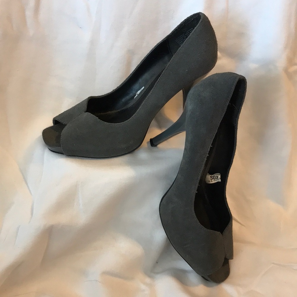 Grey suede Mossimo peep toe heels